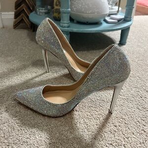 Steve Madden Altisha-R Iridescent Rhinestone Pump Stilettos Size 7.5
